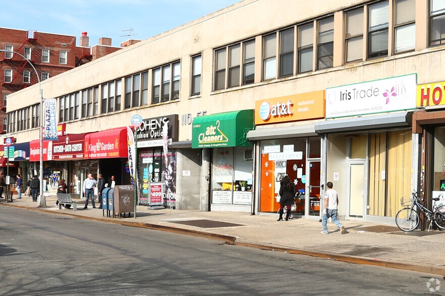 11655 Queens Blvd, Forest Hills, NY à louer - Photo du bâtiment - Image 2 de 23