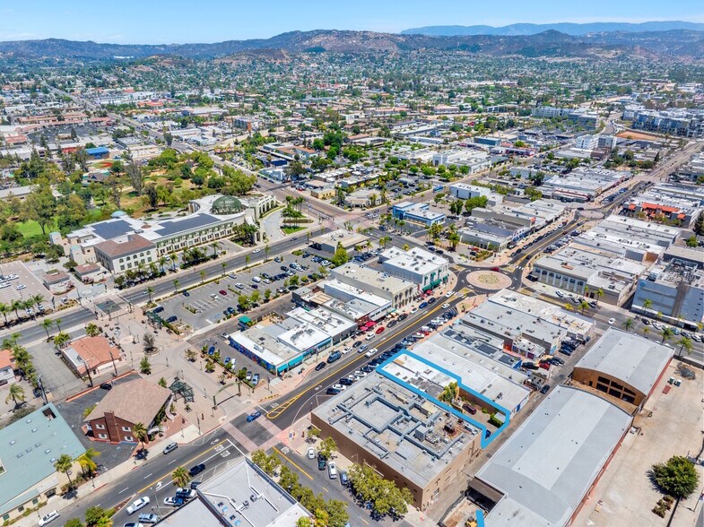 143-145 W Grand Ave, Escondido, CA à vendre - Photo du bâtiment - Image 3 de 11