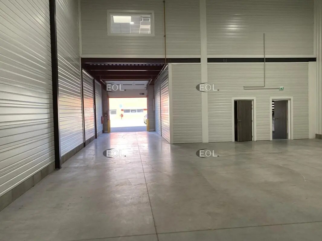 Flex in Saint-Priest for lease Interior Photo- Image 1 of 18