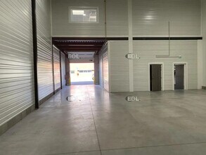 Flex in Saint-Priest for lease Interior Photo- Image 1 of 18