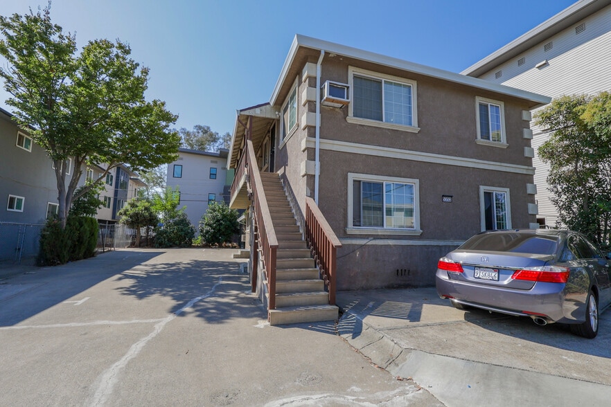 5352 Young St, Sacramento, CA à vendre - Photo du bâtiment - Image 2 de 11