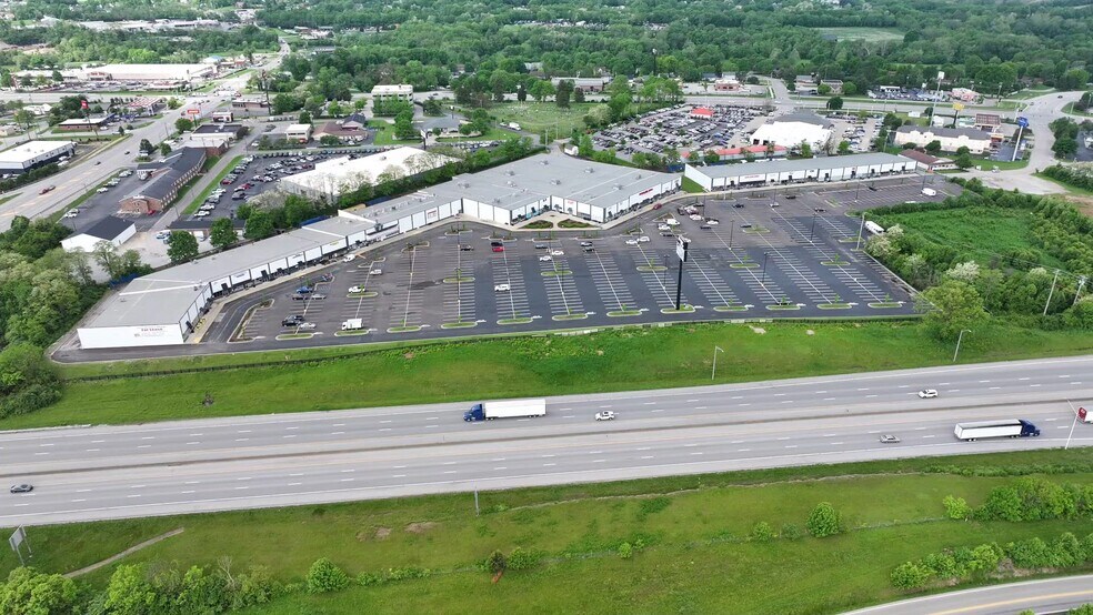 401 Outlet Center Dr, Georgetown, KY à louer - Vidéo sur l’inscription commerciale - Image 2 de 27