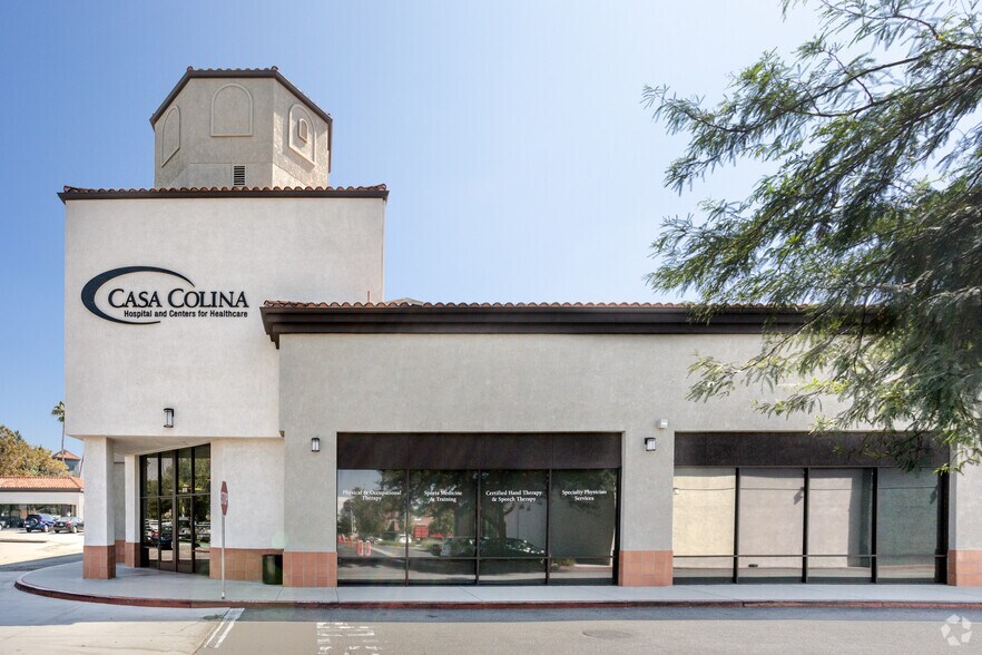 900-962 E Alosta Ave, Azusa, CA à louer - Photo du bâtiment - Image 3 de 4