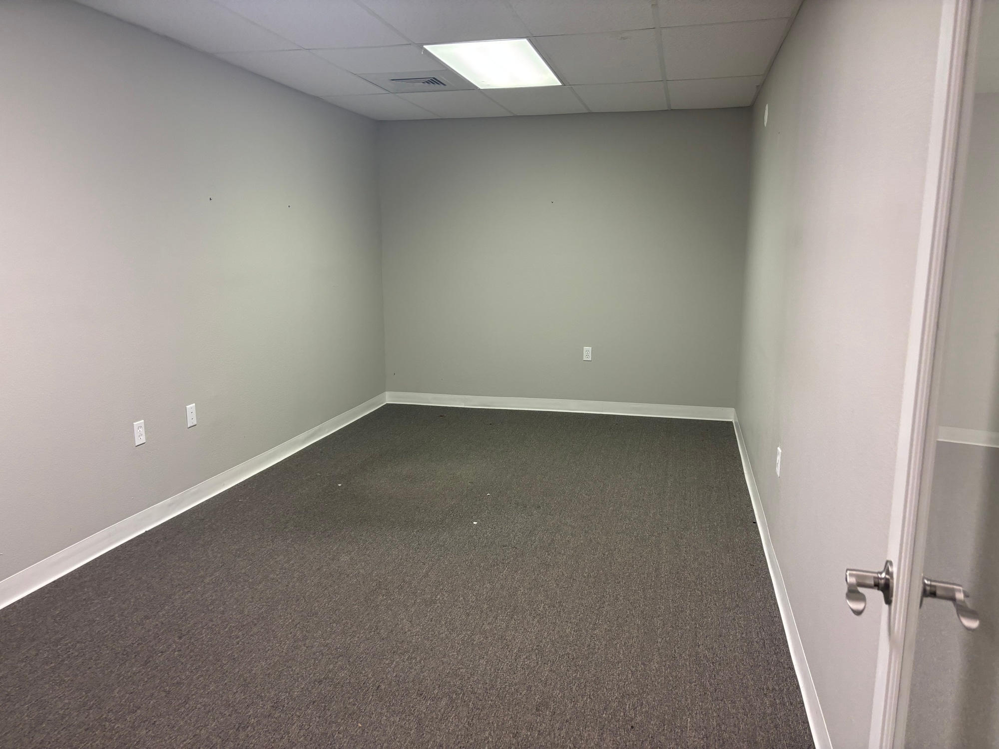 502 Capital Cir SE, Tallahassee, FL for lease Interior Photo- Image 1 of 8