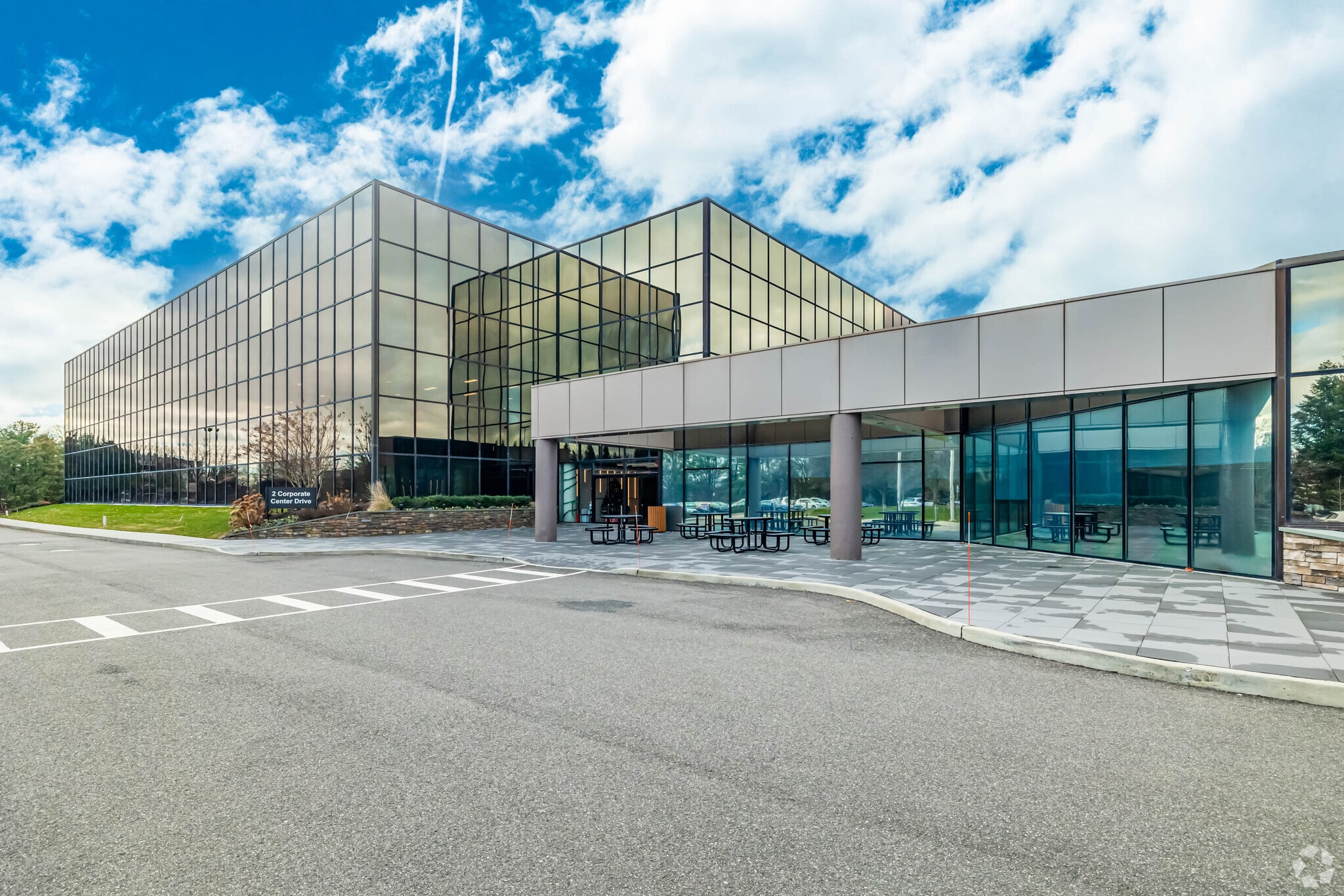 2 Corporate Center Dr, Melville, NY for lease Primary Photo- Image 1 of 11