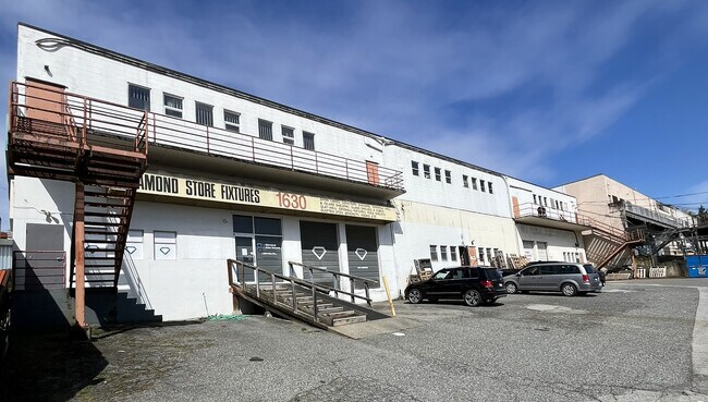 Plus de détails pour 1628 Marine Dr SW, Vancouver, BC - Industriel à louer