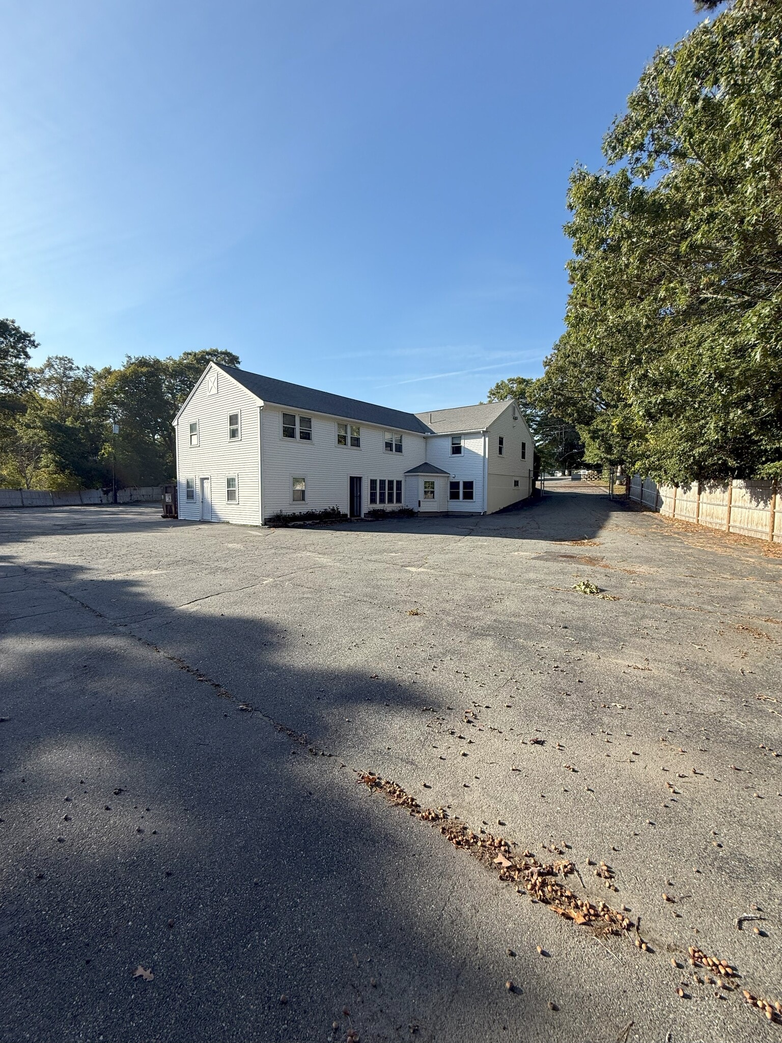 1047 Falmouth Rd, Hyannis, MA à louer Photo intérieure- Image 1 de 2