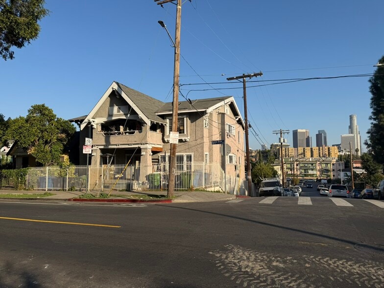 326 S Bonnie Brae St, Los Angeles, CA for sale - Building Photo - Image 2 of 18