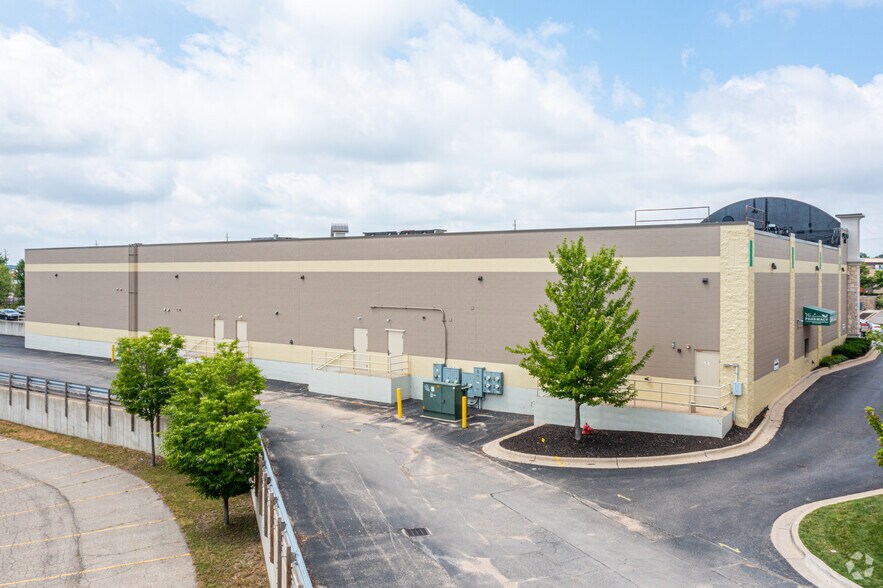 2500 E Beltline, Grand Rapids, MI à louer - Photo du bâtiment - Image 3 de 8