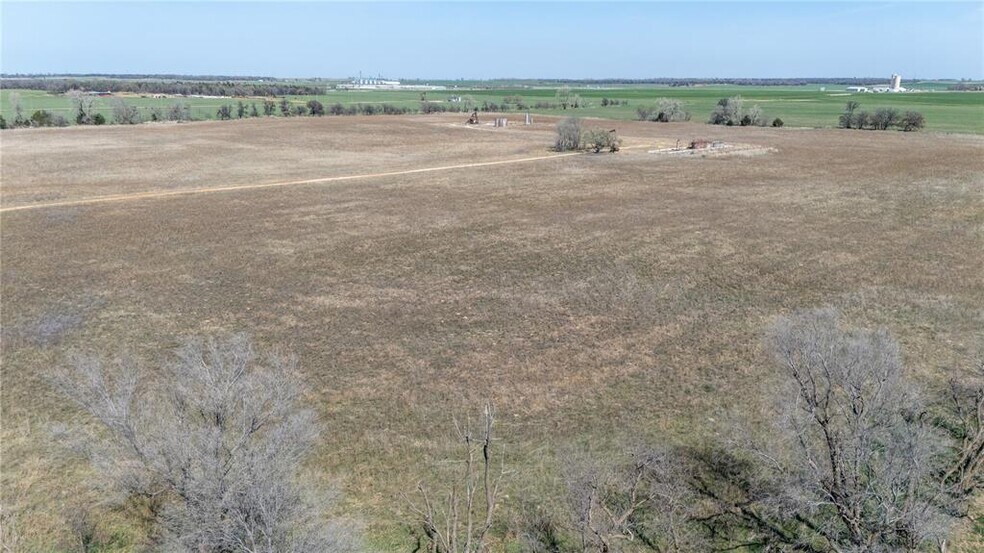 N 2780 Rd, Hennessey, OK à vendre - Photo du bâtiment - Image 2 de 7