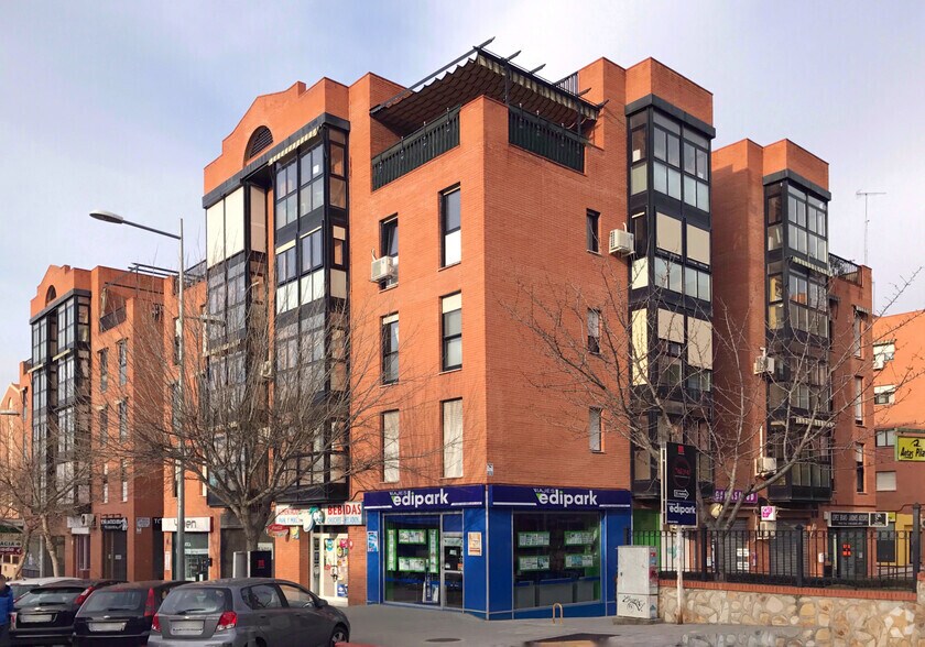 Retail in Toledo, Toledo for lease - Building Photo - Image 2 of 2