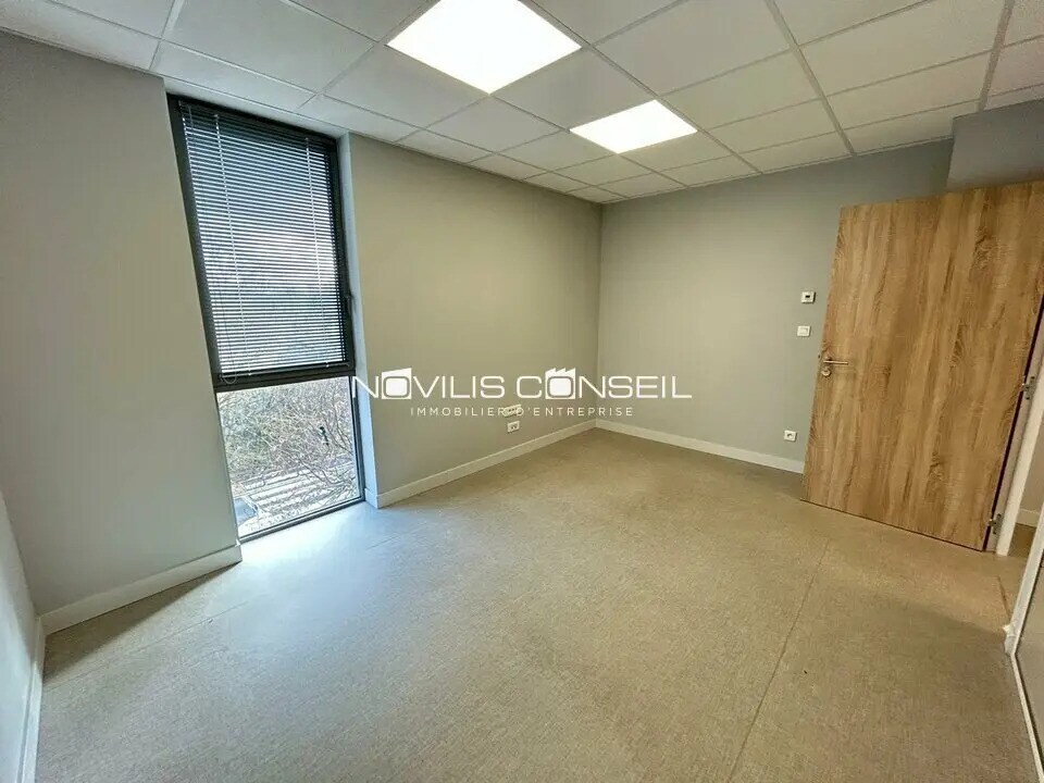 Office in Toulouse for lease Interior Photo- Image 1 of 6