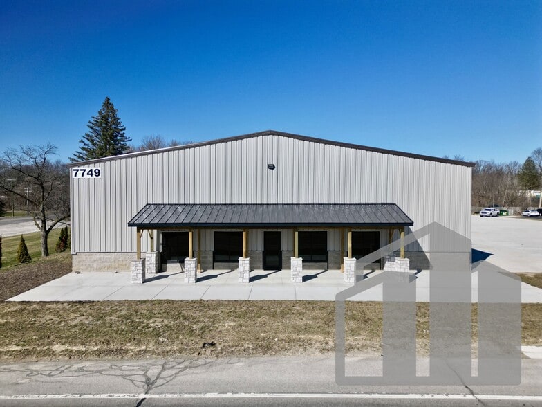 7749 E MI State Road 36, Whitmore Lake, MI à louer - Photo du bâtiment - Image 3 de 15