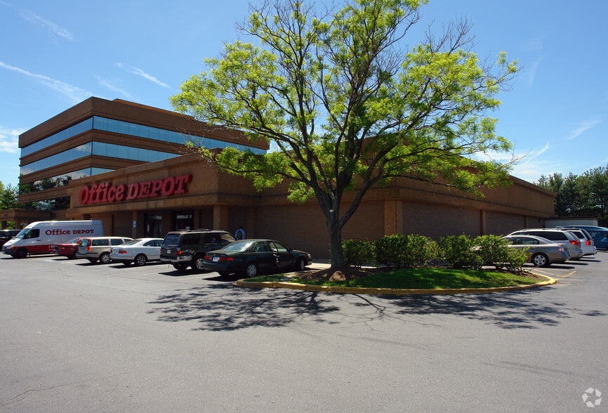 11130 New Hampshire Ave, Silver Spring, MD for lease - Building Photo - Image 1 of 4