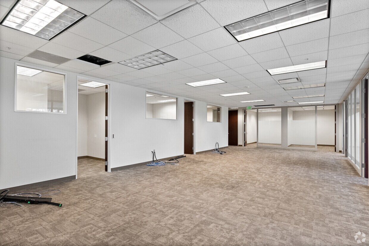 31111 Agoura Rd, Westlake Village, CA à louer Photo intérieure- Image 1 de 4