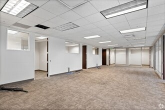 31111 Agoura Rd, Westlake Village, CA for lease Interior Photo- Image 2 of 4