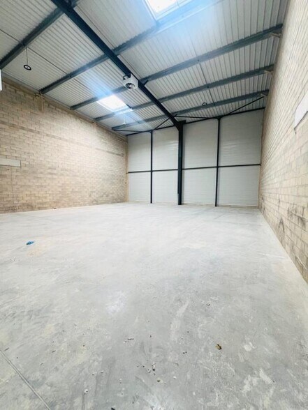 Flex dans Trappes à louer - Photo du bâtiment - Image 1 de 16