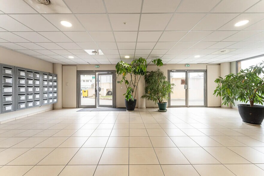 Bureau dans Marseille à vendre - Hall d’entrée - Image 3 de 8