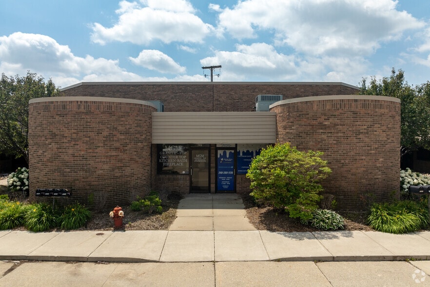 7314-7515 19 Mile Rd, Sterling Heights, MI for lease - Building Photo - Image 2 of 6