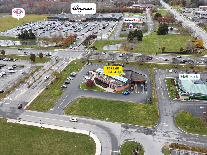 690 Long Pond Rd, Greece, NY à vendre - Photo du bâtiment - Image 2 de 12