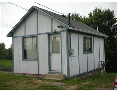 111 Steubenville Pike, Burgettstown, PA for sale Primary Photo- Image 1 of 2