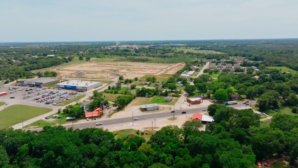 585 TX-36, Caldwell, TX à vendre - Vidéo sur l’inscription commerciale - Image 2 de 24