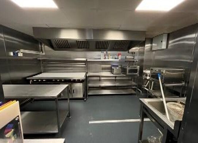 13 Grosvenor St, Cheltenham for sale - Interior Photo - Image 2 of 4