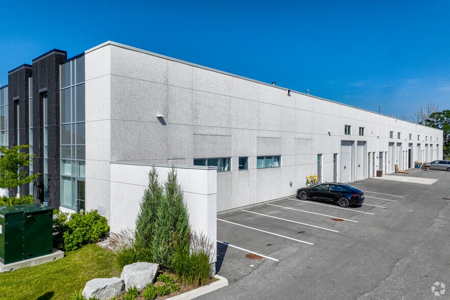40 Great Gulf Dr, Vaughan, ON for lease - Building Photo - Image 3 of 5