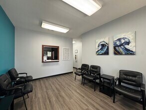 5212 Village Pky, Rogers, AR for lease Interior Photo- Image 2 of 8