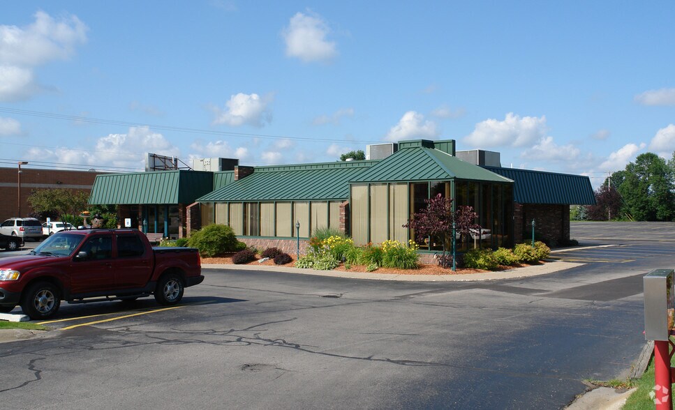 1408 S Us-127-br, Saint Johns, MI à vendre - Photo du bâtiment - Image 2 de 2