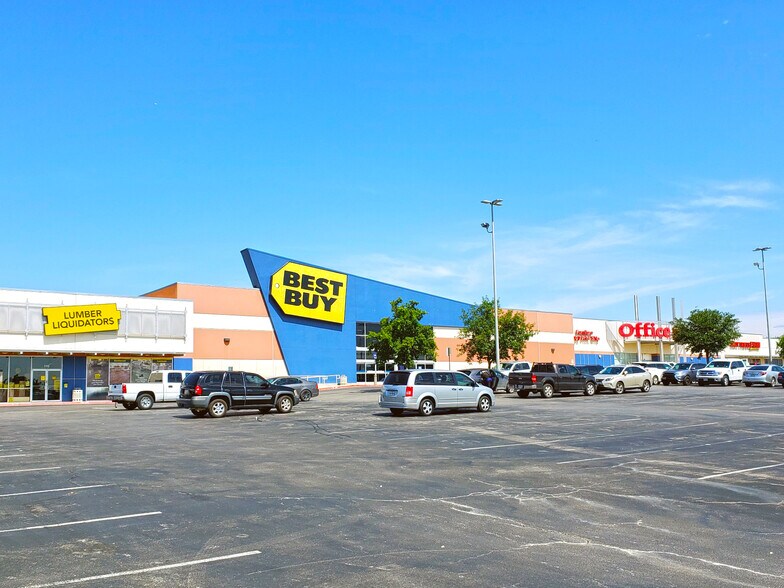 3142 SE Military Dr, San Antonio, TX for lease - Building Photo - Image 2 of 12