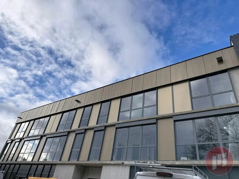 Office in Limoges for sale - Building Photo - Image 2 of 6