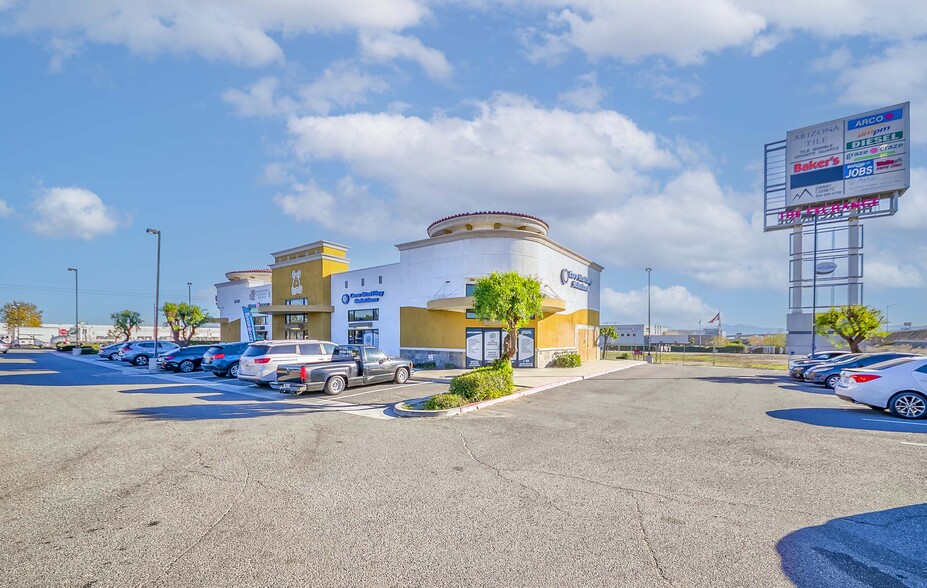 5030 E 4th St, Ontario, CA à vendre - Photo du bâtiment - Image 2 de 23