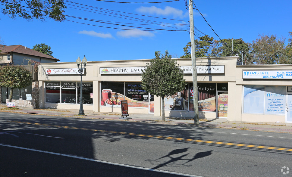 67-73 W Main St, East Islip, NY à vendre - Photo principale - Image 1 de 1