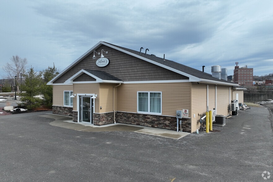 26 River St, Amsterdam, NY for lease - Primary Photo - Image 1 of 8