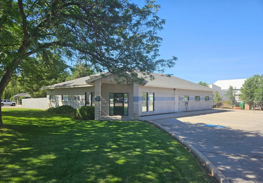 5040 N Sawyer Ave, Garden City, ID for sale - Building Photo - Image 1 of 5