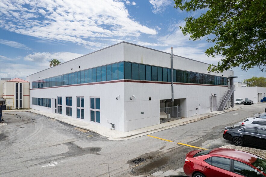 9380 SW 150th St, Miami, FL à louer - Photo du bâtiment - Image 3 de 15