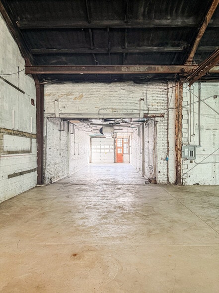 4911 Butler St, Pittsburgh, PA for lease - Building Photo - Image 3 of 6