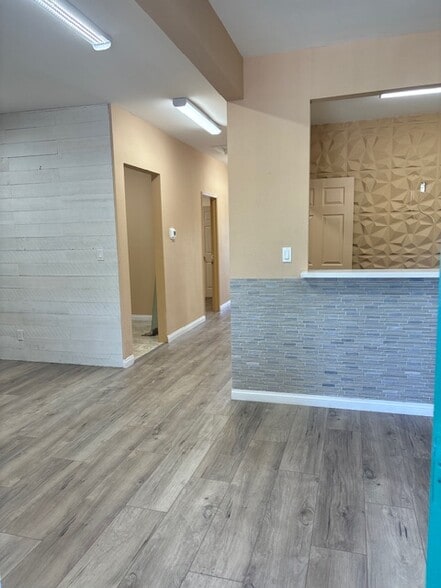 21700 Golden Triangle Rd, Santa Clarita, CA for lease - Interior Photo - Image 3 of 18