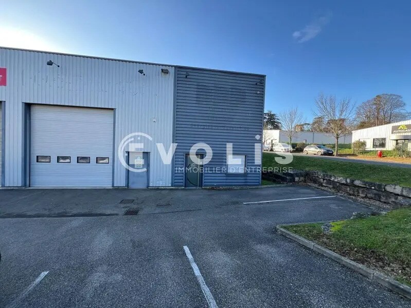 Office in Gleizé for lease Building Photo- Image 1 of 8