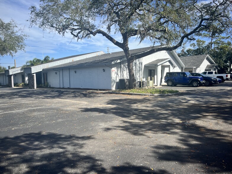 8406 Massachusetts Ave, New Port Richey, FL à louer - Photo du bâtiment - Image 3 de 17