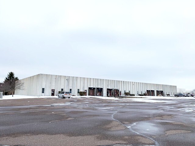 Plus de détails pour 8296 Commerce Pky, Chippewa Falls, WI - Industriel à louer