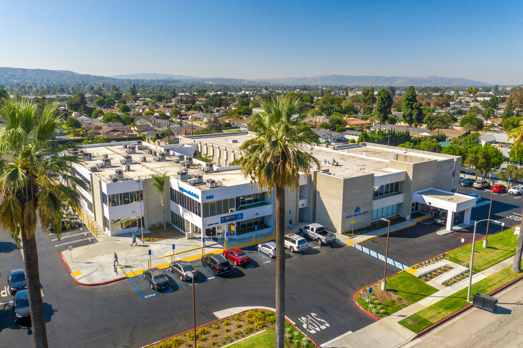 420 W Rowland St, Covina, CA à vendre Photo du bâtiment- Image 1 de 1