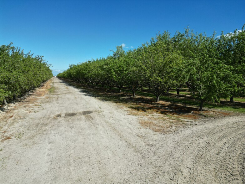 9495 W Kamm Ave, Riverdale, CA à vendre - Photo du bâtiment - Image 2 de 6