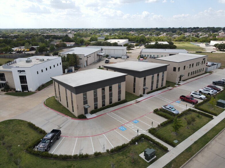 4305 Marsh Ridge Rd, Carrollton, TX à vendre - Photo du bâtiment - Image 2 de 16