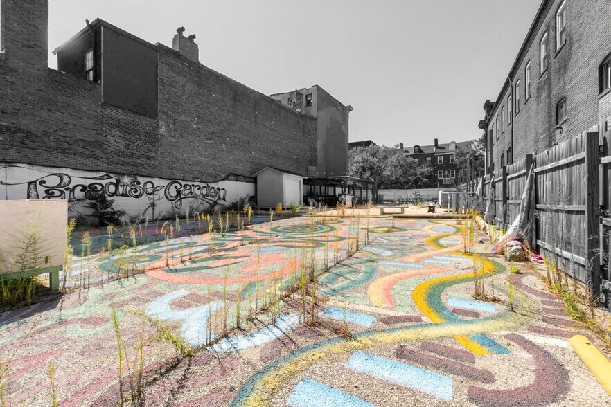 319 N Paca St, Baltimore, MD à vendre - Photo du bâtiment - Image 2 de 11