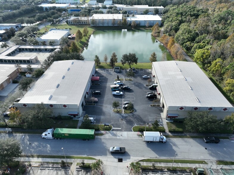 5032 Forsyth Commerce Rd, Orlando, FL for lease - Building Photo - Image 2 of 10