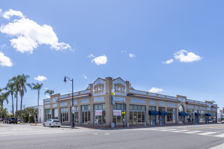 402 W Chapman Ave, Orange, CA for lease - Building Photo - Image 2 of 28
