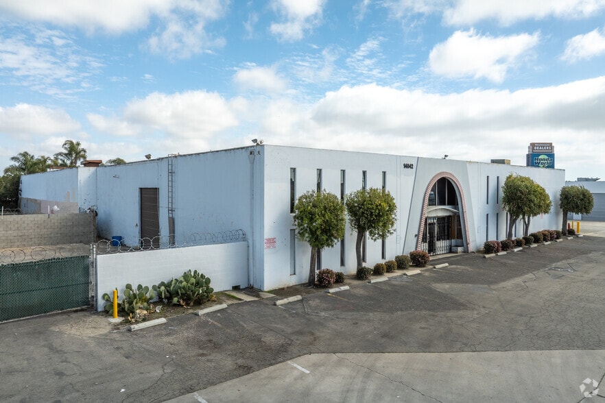 14042-14056 Willow Ln, Westminster, CA for lease - Building Photo - Image 2 of 5