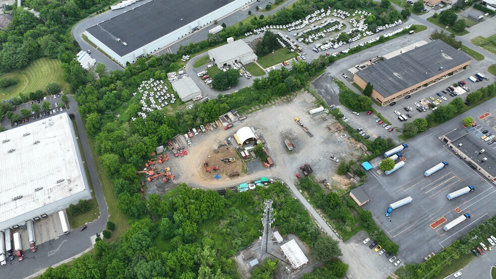 Tracy Ln, Bethlehem, PA à louer - Photo du bâtiment - Image 3 de 12